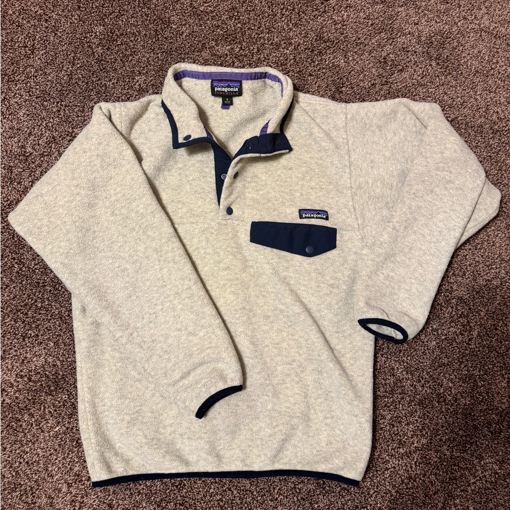 patagonia synchilla fleece in oatmeal heather/navy. Excellent condition!!
